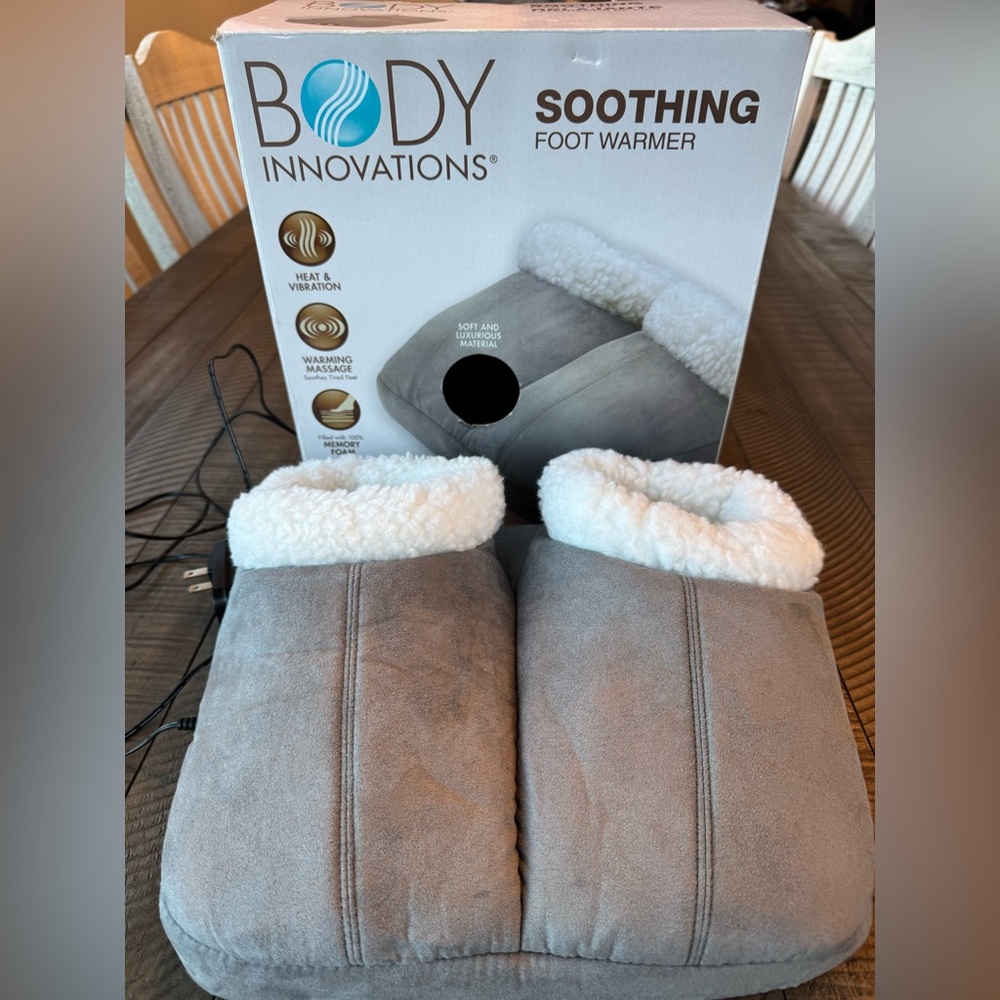 Body Innovations 2-in-1 Foot Warmer and Massager